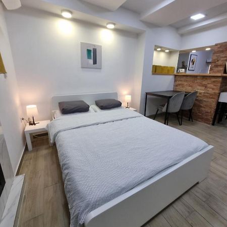 Elegant Yellow Submarine Apartamento Belgrado Exterior foto