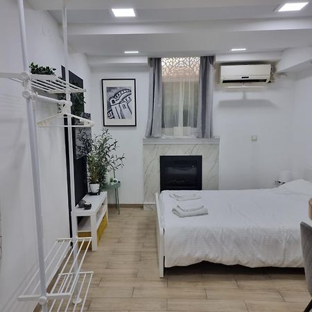 Elegant Yellow Submarine Apartamento Belgrado Exterior foto
