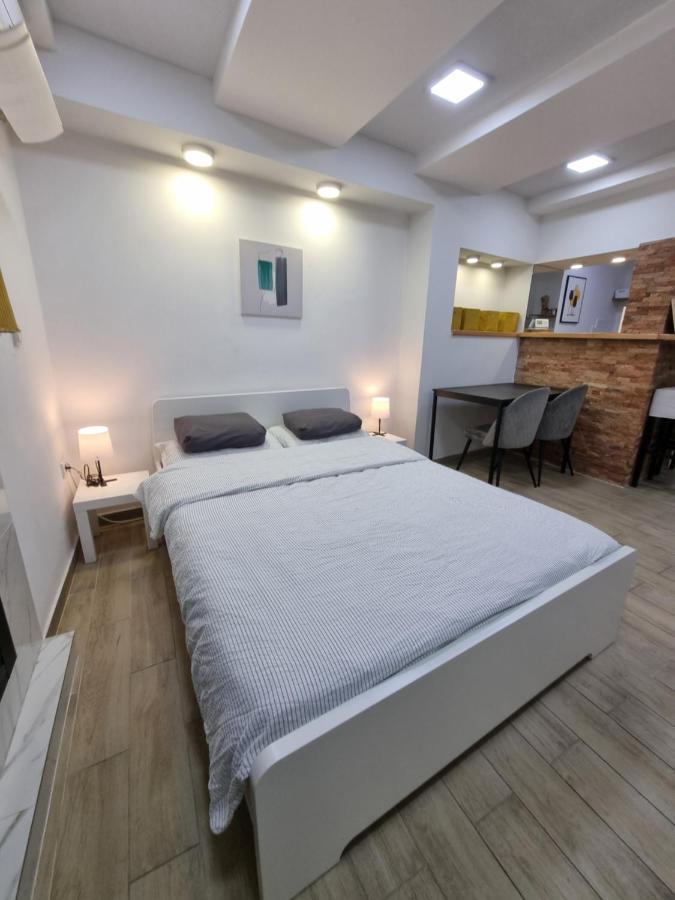 Elegant Yellow Submarine Apartamento Belgrado Exterior foto